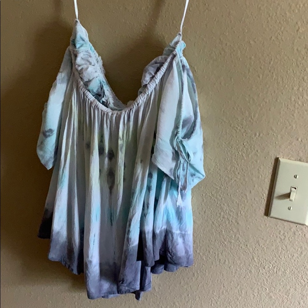 off the shoulder flowy crop top